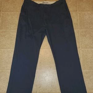 Roundtree and Yorke plain front chinos